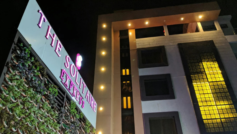the solitaire express hotel in dehradun